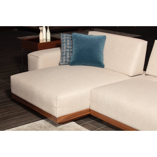 noend-resting-sofa1